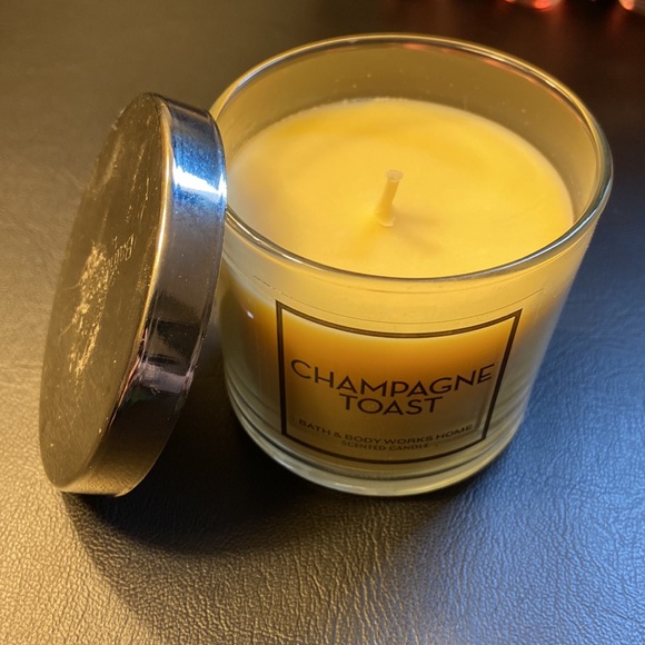 🆕 🥂 CHAMPAGNE TOAST - Candle & 6 Wallflowers Bundle Bath & Body Works Refills - Picture 6 of 15